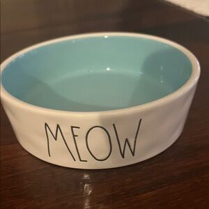 Ray Dunn cat bowl